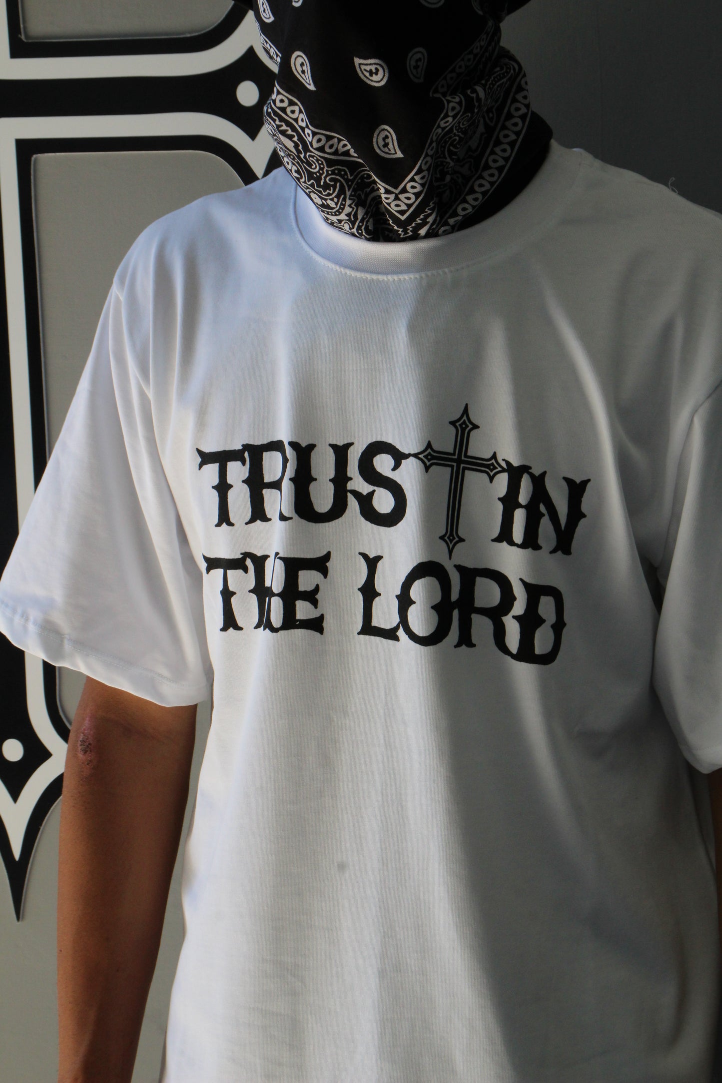 TRUST IN THE LORD - WHITE TEE