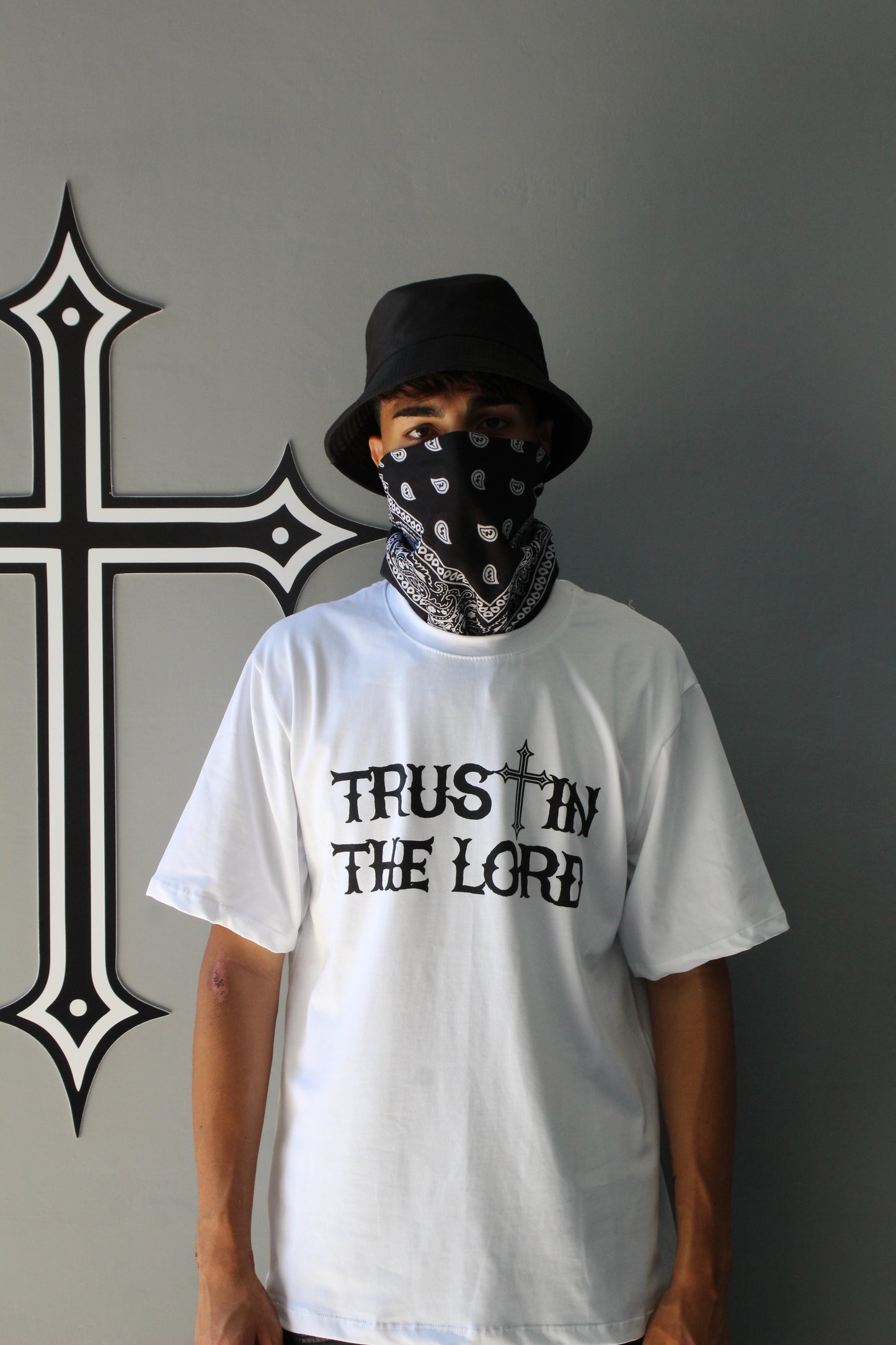 TRUST IN THE LORD - WHITE TEE