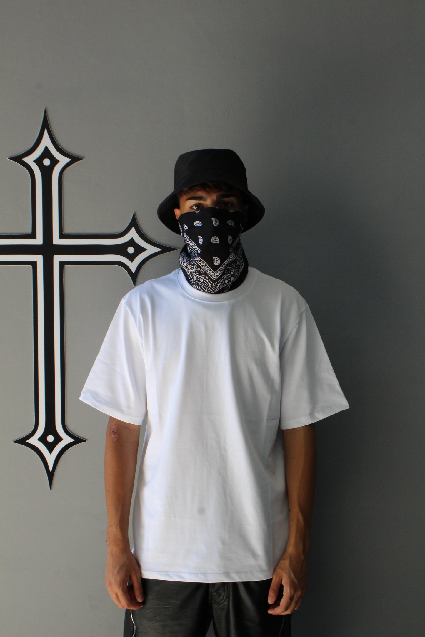NO PRINT - WHITE TEE