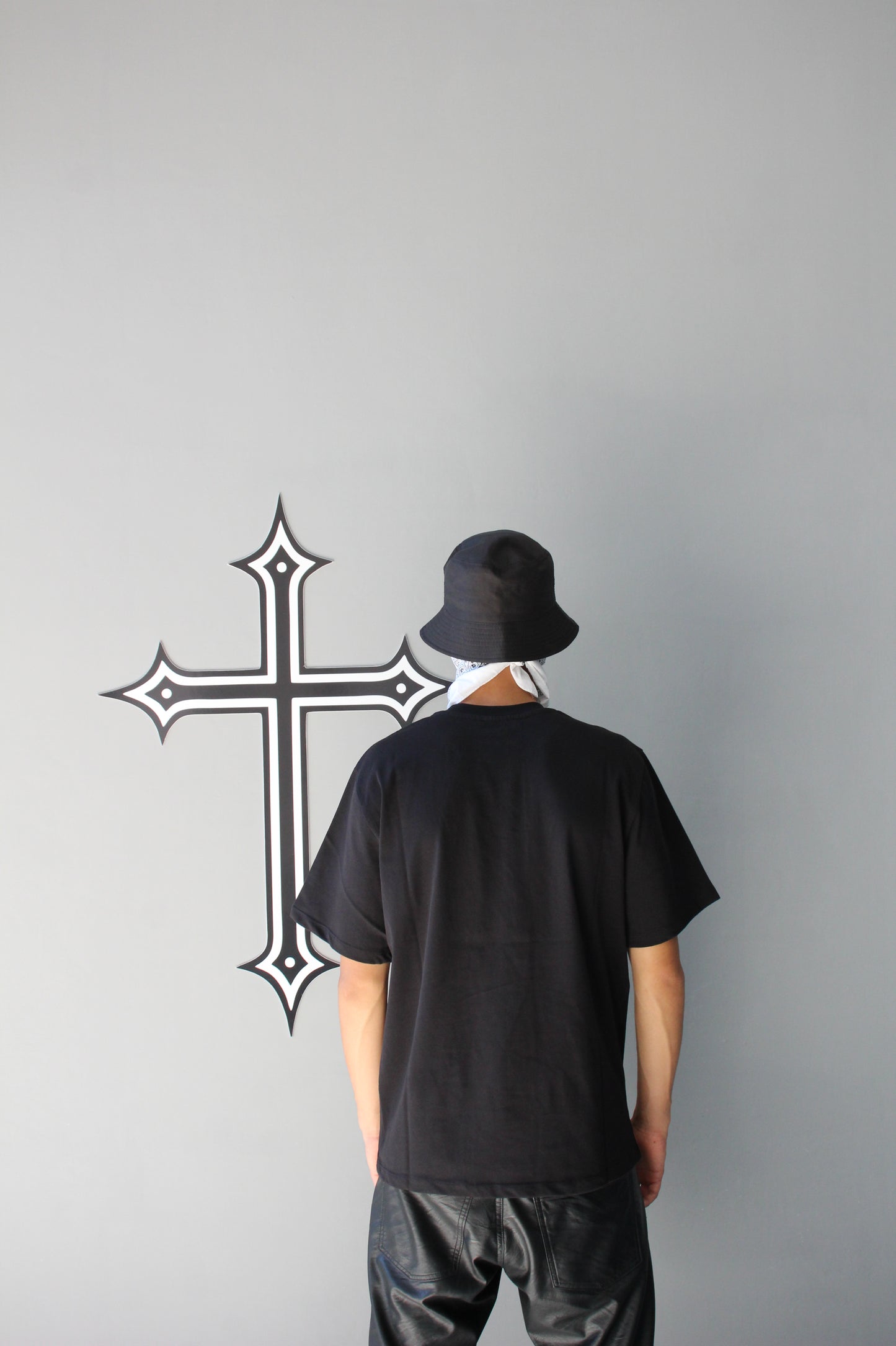 NO PRINT - BLACK TEE
